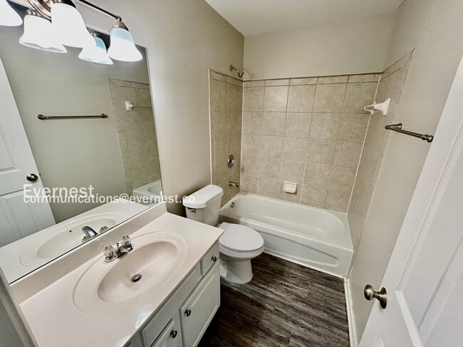 Building Photo - 170 Finchley Dr