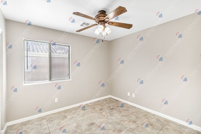 Building Photo - Stylish, low-maintenance living in Mission...