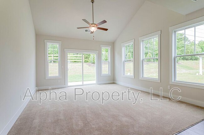 Building Photo - 211 Green River Way