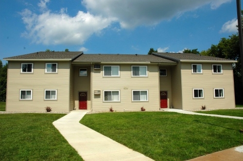 Primary Photo - Prairie Glen Apartments