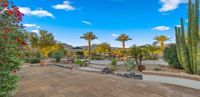 Building Photo - 5910 E Cielo Run S