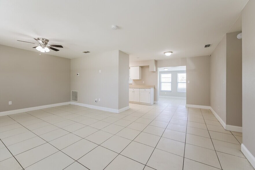 Building Photo - 11 Kentucky Rd