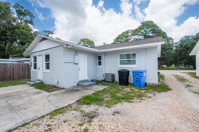 Building Photo - 5442 9th Ave N