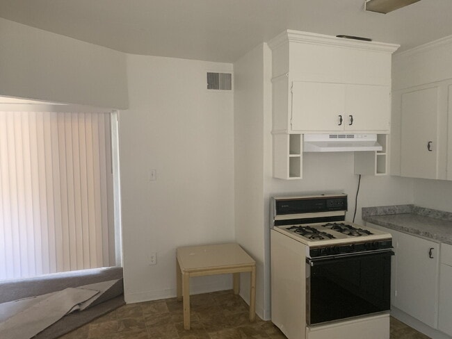 Building Photo - "Cozy Desert Oasis: Charming 2-Bed, 2-Bath...