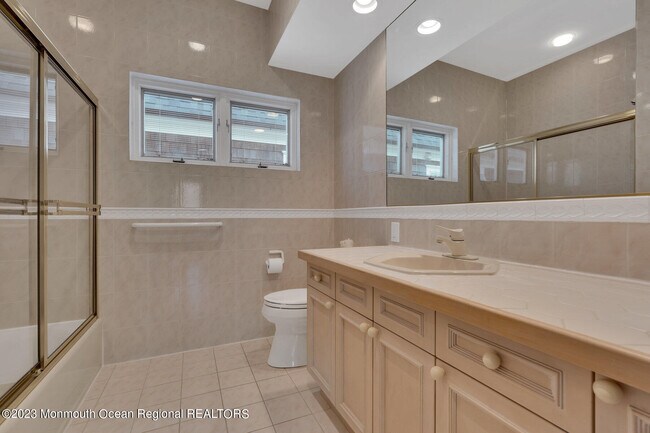 Building Photo - 3608 Ocean Terrace
