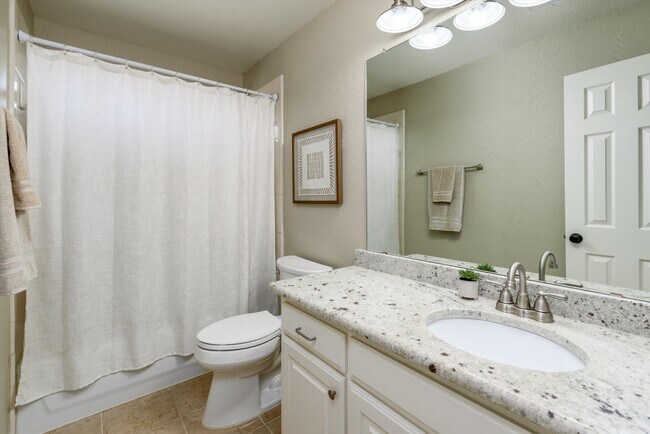 Building Photo - 5055 Navajo Dr