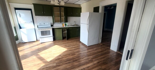 Building Photo - 33 Howard St