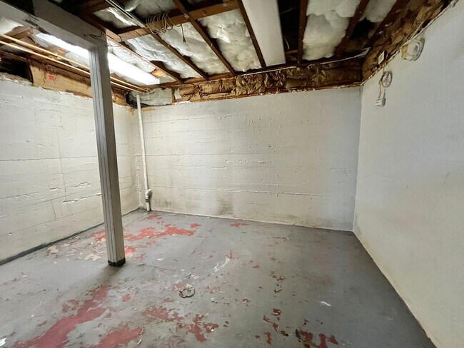 Building Photo - Cozy Bremerton Home on Large Corner Lot