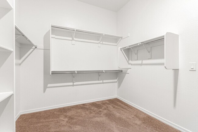 Building Photo - Rare opportunity to lease a house of this ...