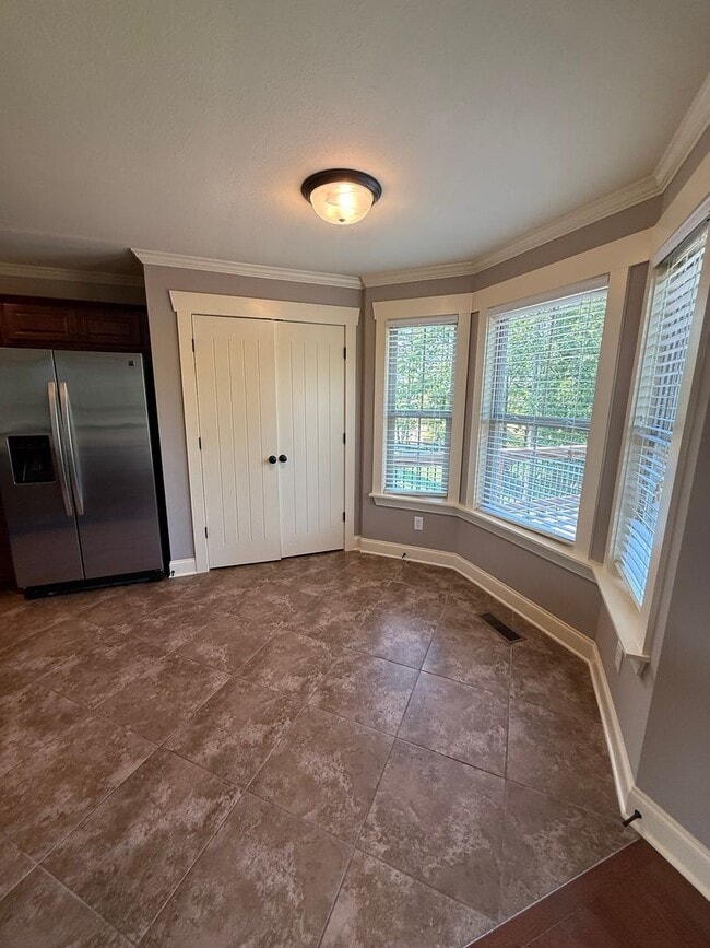 Building Photo - Soddy Daisy Rental Available with Full Bas...