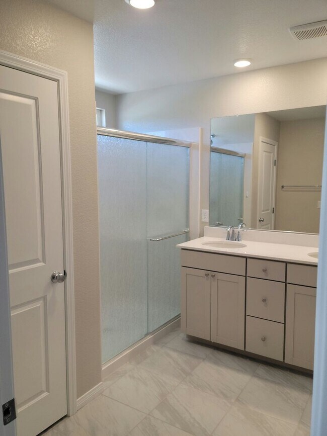 Building Photo - COMING SOON! NICE 4 BEDROOM HOME IN CENTENNIAL HILLS-NORTHWEST AREA!!!