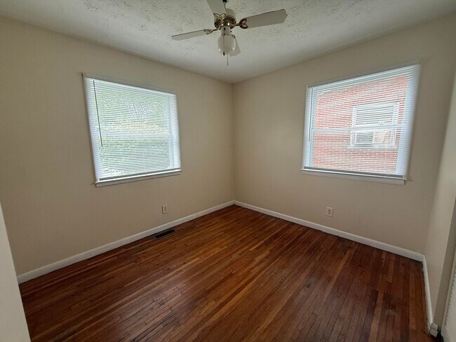 Building Photo - 2067 Tamarack Dr
