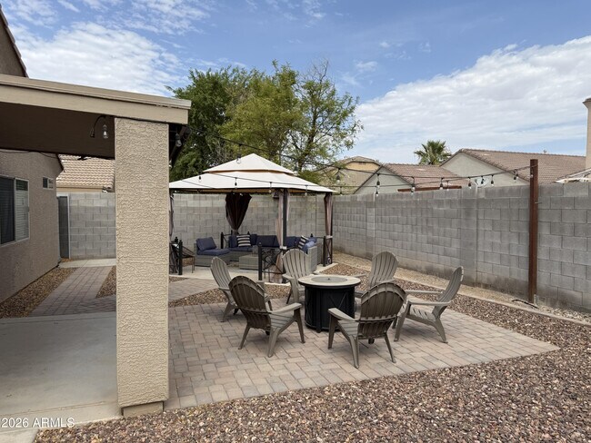 Building Photo - 10962 W Manzanita Dr