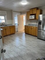 Building Photo - 143 Charlton St