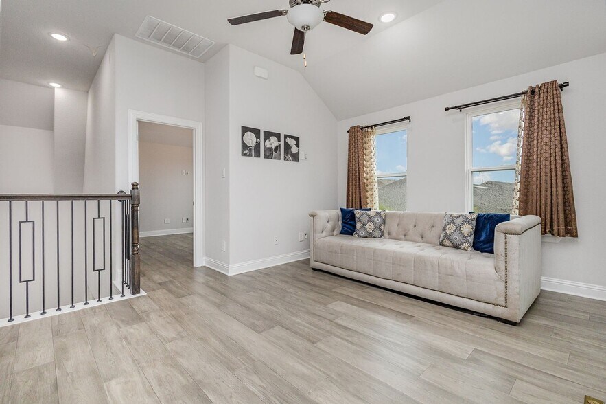 Building Photo - 4543 Stone Valley Trl