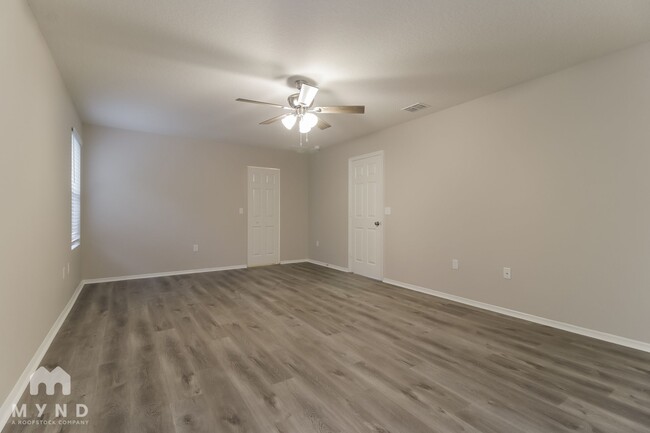 Building Photo - 2724 Breezy Meadow Rd