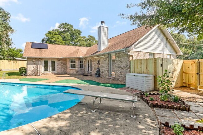 Building Photo - AVAILABLE NOW – $3,000/MONTH – ALL UTILITIES + LAWN SERVICE + POOL SERVICE INCLUDED!
