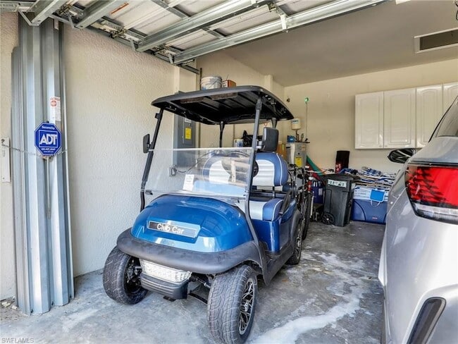 Building Photo - 15100 Danios Dr