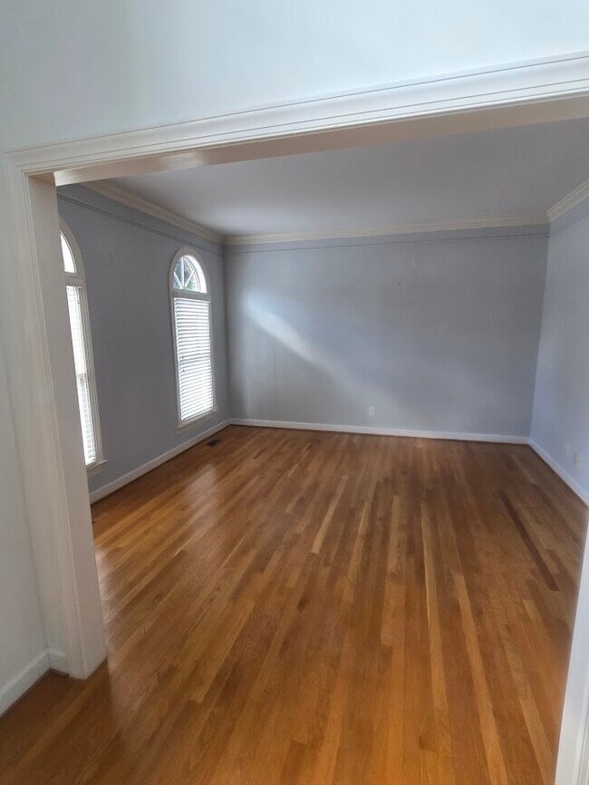 Building Photo - 3004 Honor Ct