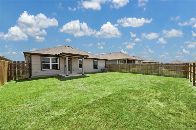 Building Photo - 105 Krause Spgs Dr