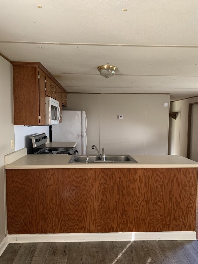 Building Photo - 509 Kayla St