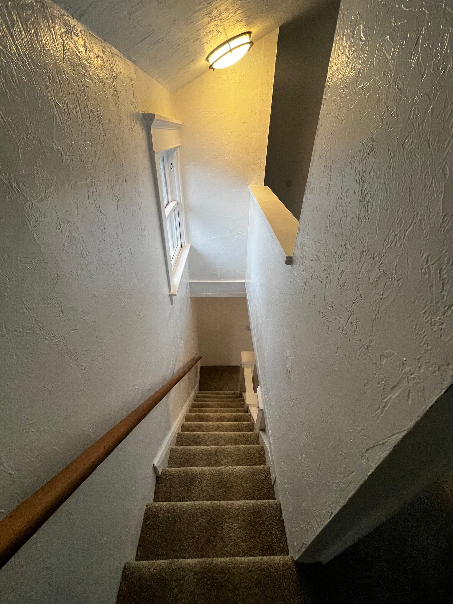 Building Photo - 201 E Eagle St