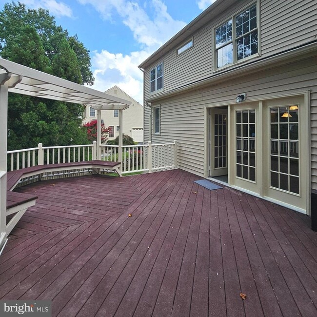 Building Photo - 5267 Tractor Ln