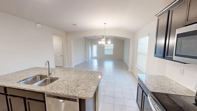 Building Photo - "Charming 4-Bed Home in Copperas Cove with...