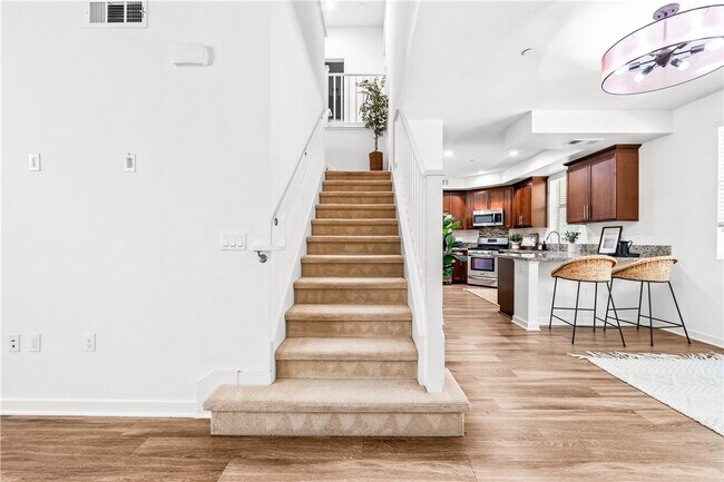 Building Photo - 706 Colorado Cir