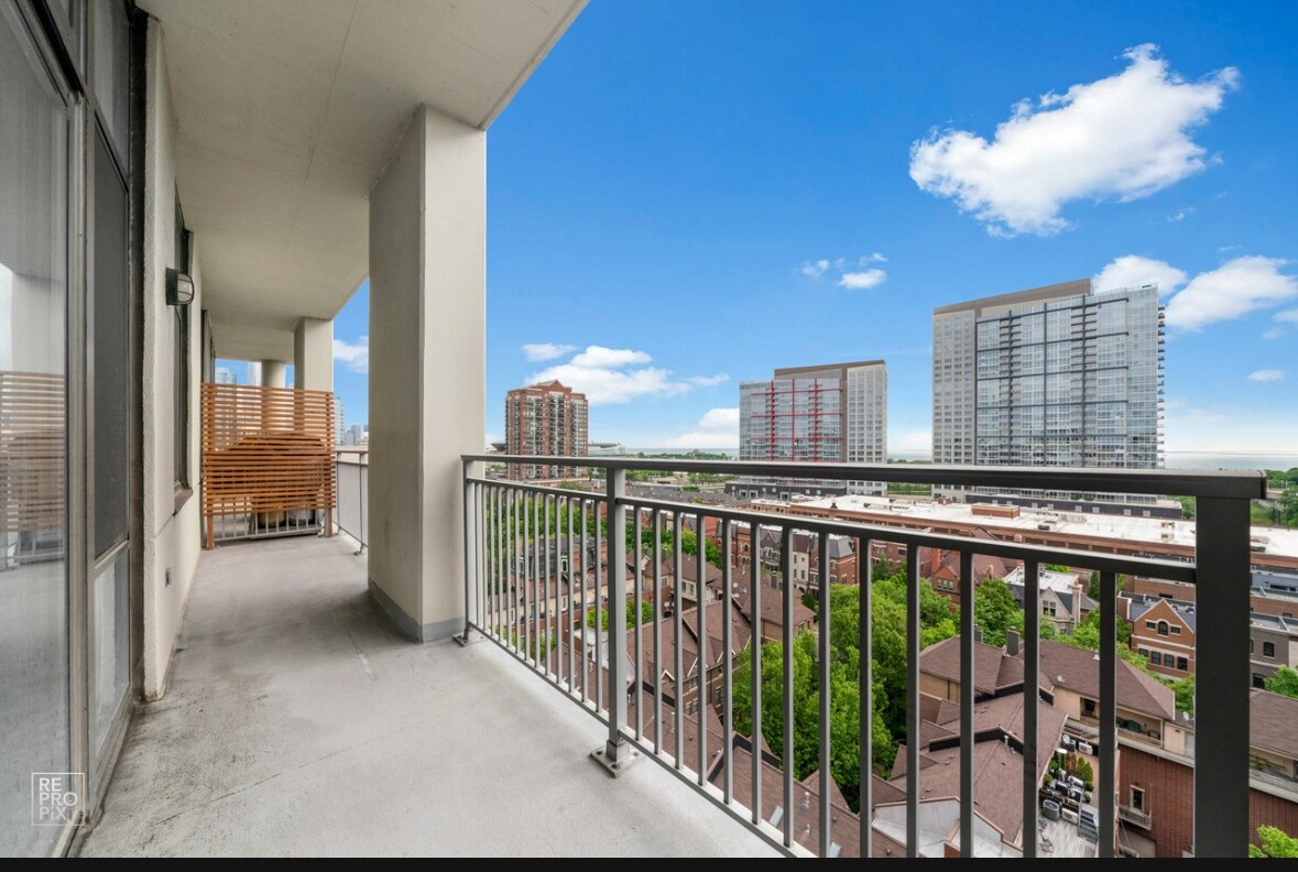 Building Photo - 212 E Cullerton St