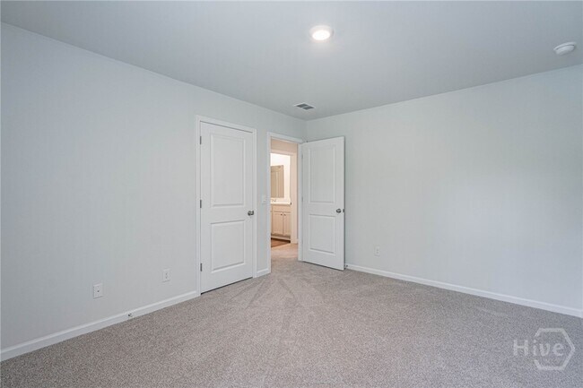 Building Photo - 1004 Bergamot Rd