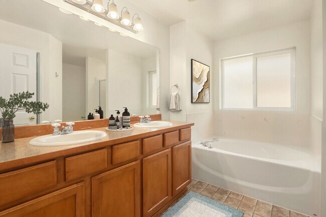Building Photo - 3bd/2.5ba Snoqualmie Home