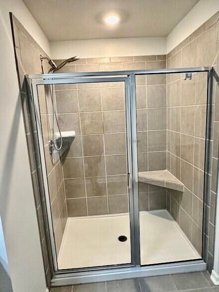 Building Photo - 778 Woodstock Grove Dr