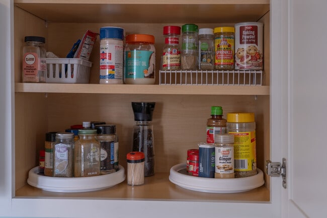 Building Photo - 428 Edwards Ave