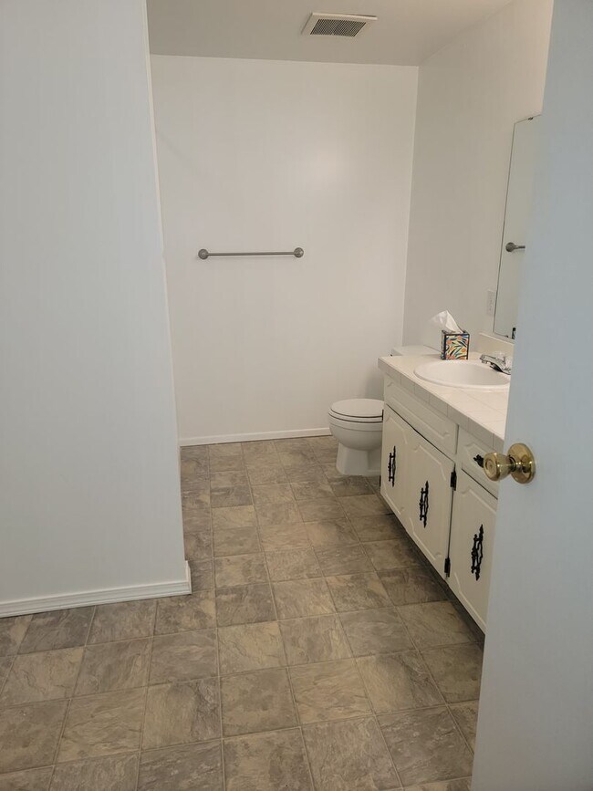 Building Photo - 12121 105th Ave Ct E