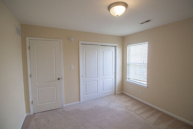 Building Photo - 3308 Crow Ct