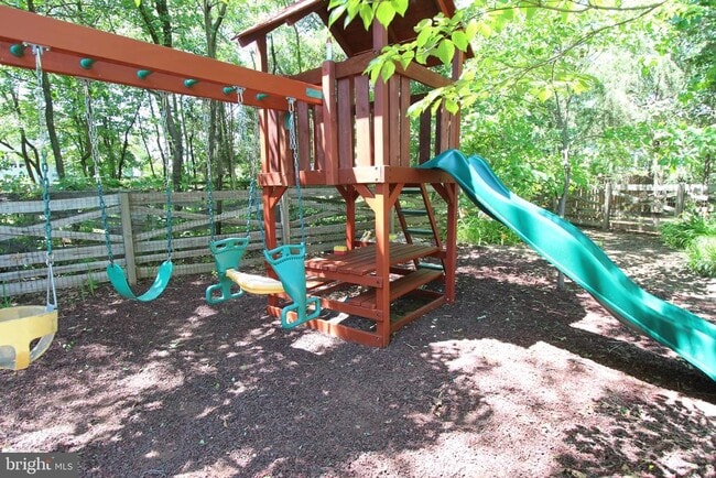 Building Photo - 46812 Backwater Dr