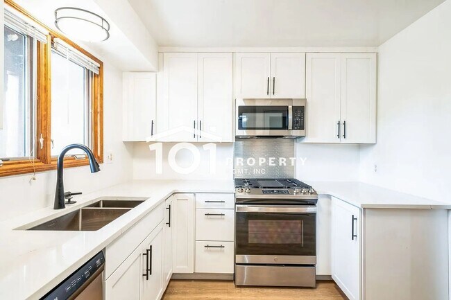 Building Photo - Spacious 4-Bedroom Home with 3 Bathrooms and a 2-Car Garage