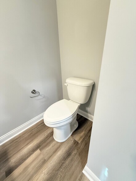 Building Photo - 3920 Dunbar Ave