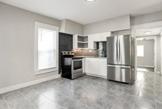 Building Photo - 3 bedroom 1 bath house for rent near Iroqu...