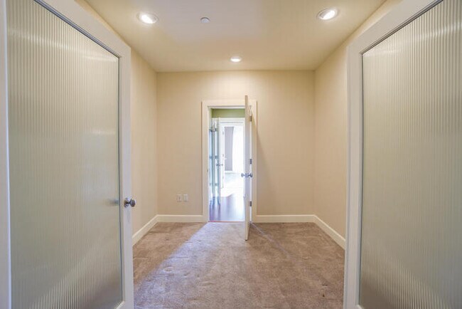 Building Photo - BEAUTIFUL TWO BEDROOM CONDO DOWNTOWN VANCOUVER