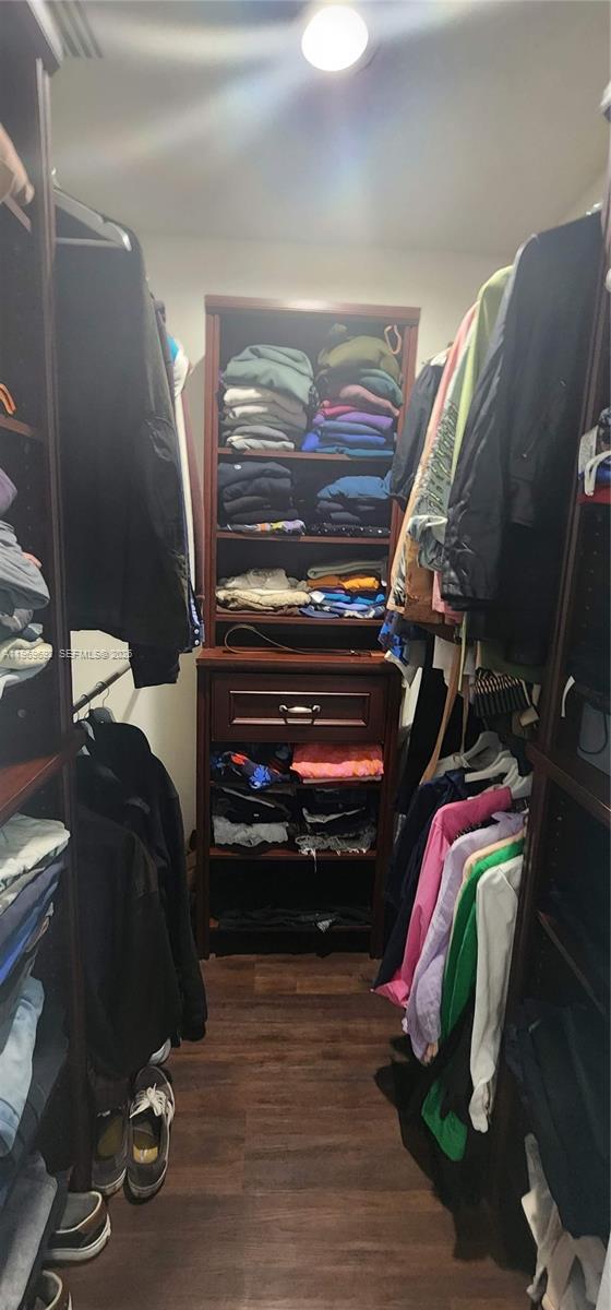 Building Photo - 833 Vista Meadows Dr