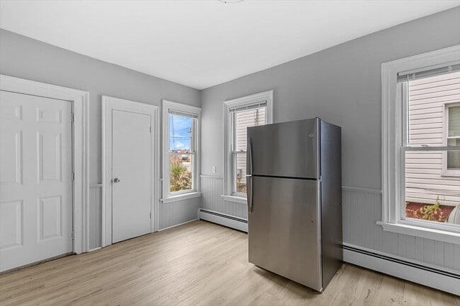 Building Photo - 55 Admiral St