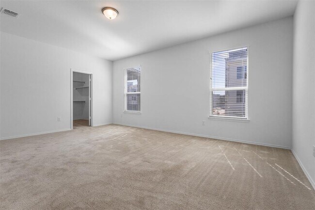 Building Photo - 108 Alpine St