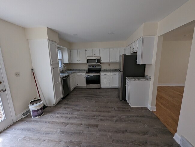 Building Photo - 172 Williamsburg Ct