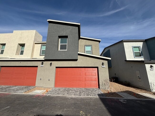 Building Photo - Charming 3Bed/2.5Bath/2Car Townhouse located in Northwest Las Vegas - Make the Move for Less: $30...