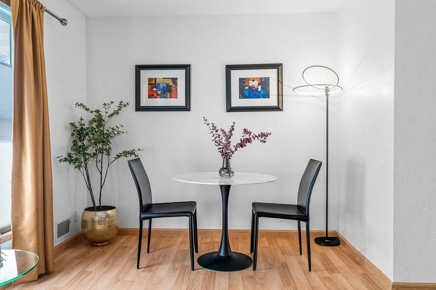 Building Photo - 4025 Chowen Ave S