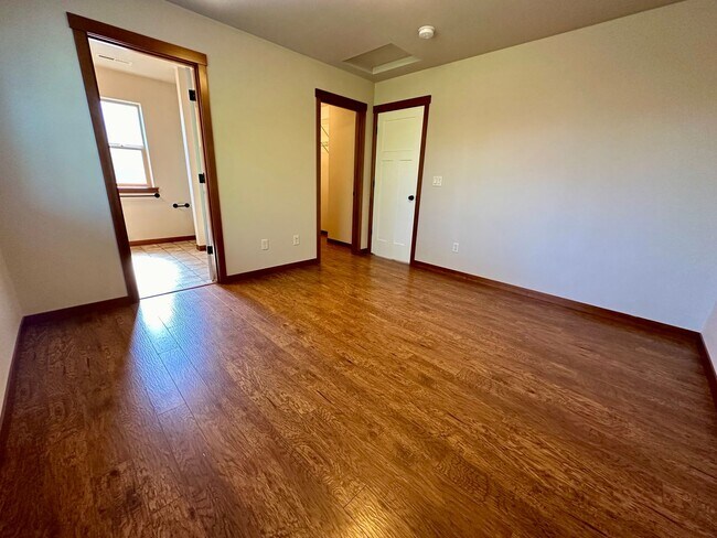 Building Photo - 5831 Pioneer Ridge Pl