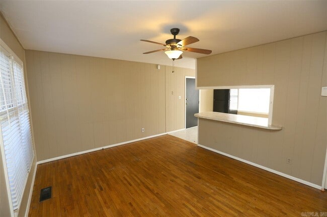 Building Photo - 11412 Ashwood Dr
