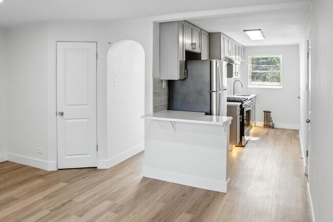 Building Photo - 1368 Lafayette St